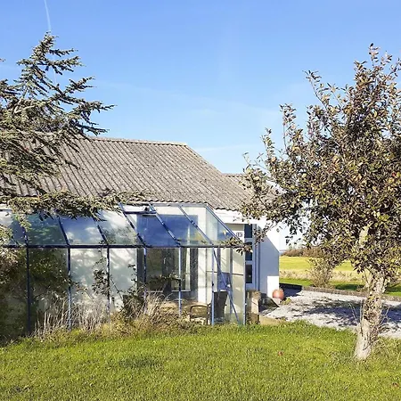 Light-filled Retreat In * Boddum