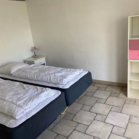 Semesterbostad Light-filled Retreat In